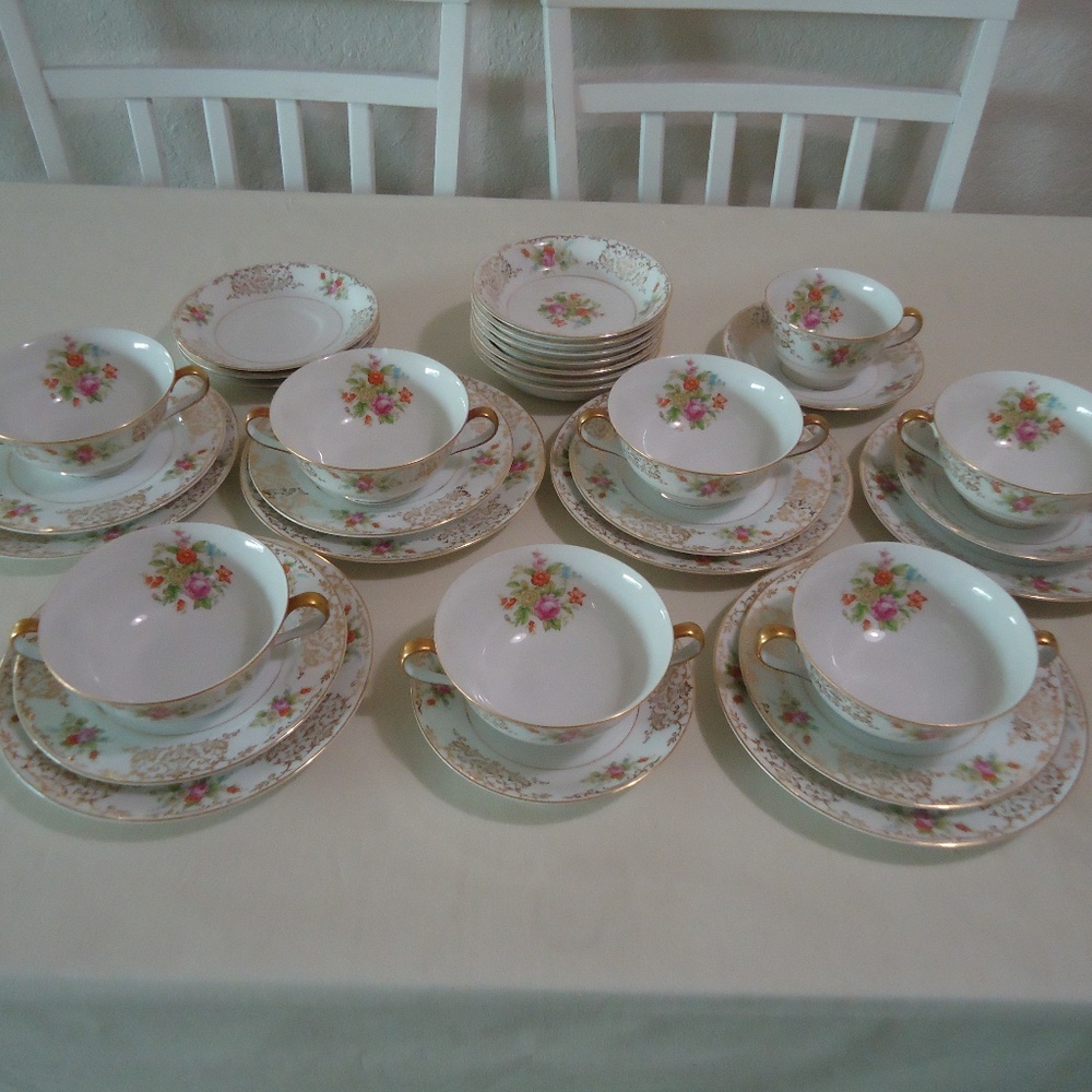 VTG Noritake Japan 315 Presolure U.S. DesignPat Applied For Set 27 pc Gold Trim